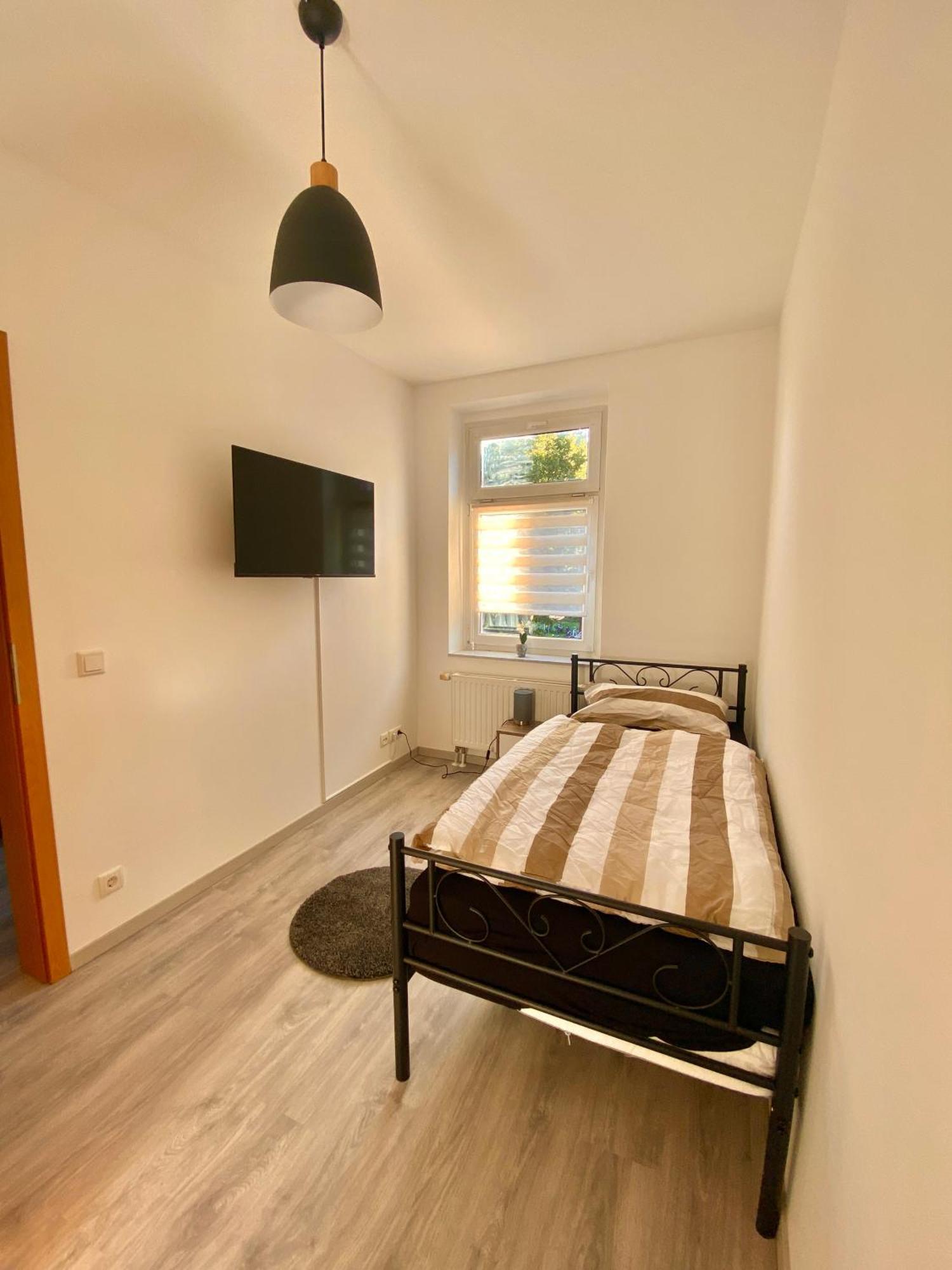 Schoene 3-Zimmer Monteurswohnung Im Sueden Von Leipzig Eg Экстерьер фото