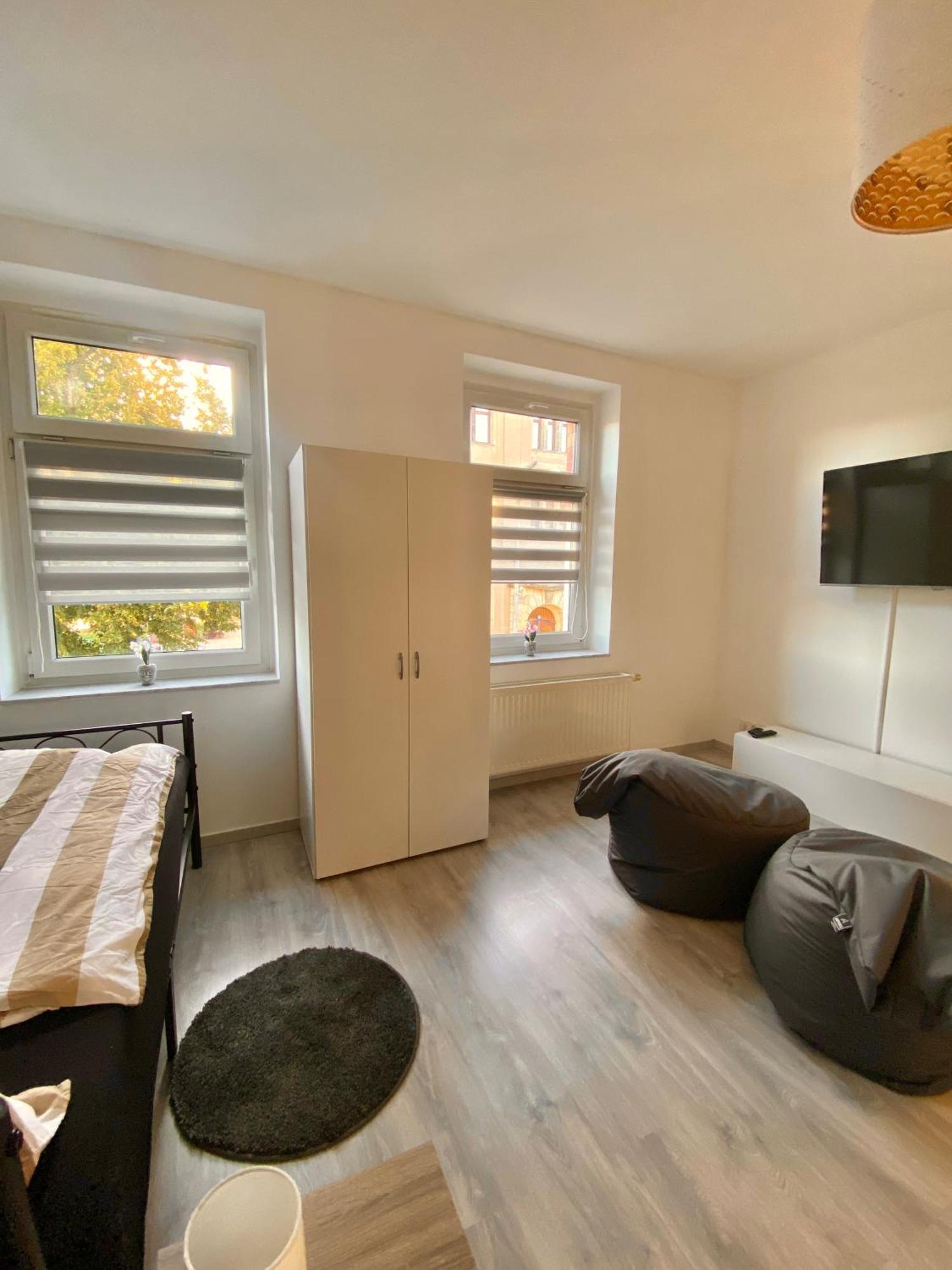 Schoene 3-Zimmer Monteurswohnung Im Sueden Von Leipzig Eg Экстерьер фото